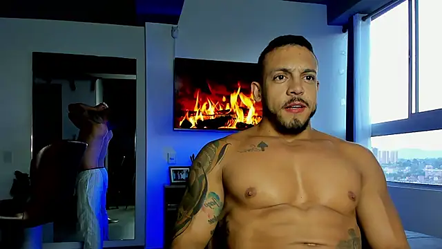 Snapshot of Maximo_Marcelo chatting on January 2025 11:02:01 PM Maximo Marcelo online show from January 2025 11:02:01 PM