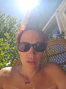 Lily-Diabl3ss online show from June 2026 12:21:02 PM