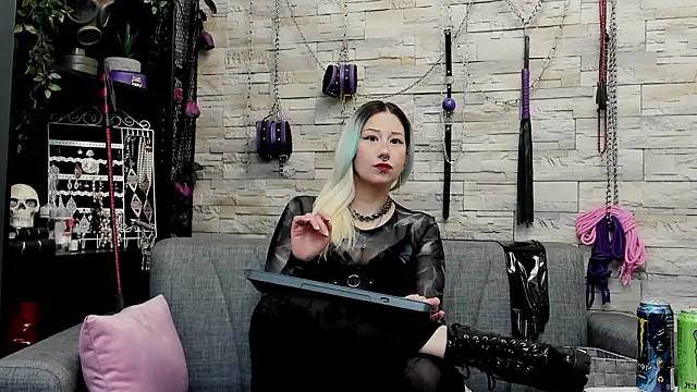 CruelMistress online show from March 2026 02:00:01 AM