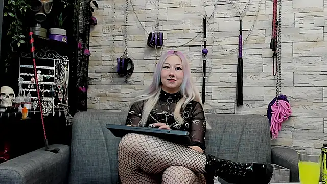 CruelMistress online show from April 2026 12:04:01 AM