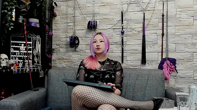 CruelMistress online show from June 2026 12:43:01 AM