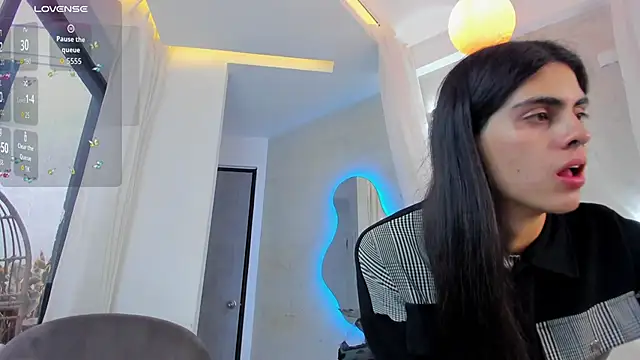 Venusflame   online show from November 2025 12:20:01 PM