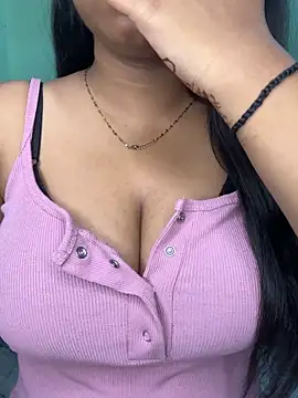 Snapshot of Ishaani_0 chatting on June 2026 10:11:02 PM Ishaani 0 online show from June 2026 10:11:02 PM