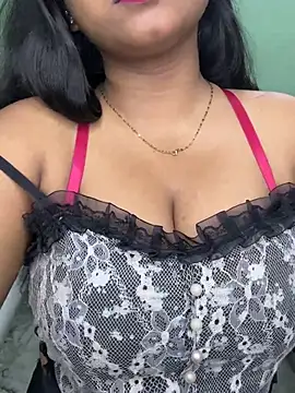 Snapshot of Ishaani_0 chatting on July 2026 07:47:02 PM Ishaani 0 online show from July 2026 07:47:02 PM