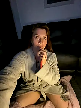 Snapshot of Stoner_BarbieXX chatting on September 2025 10:38:02 PM Stoner BarbieXX online show from September 2025 10:38:02 PM