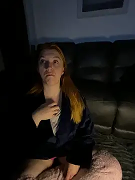 Snapshot of Stoner_BarbieXX chatting on November 2025 10:46:01 PM Stoner BarbieXX online show from November 2025 10:46:01 PM