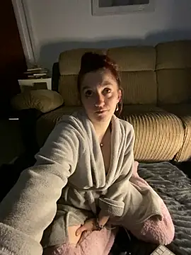 Snapshot of Stoner_BarbieXX chatting on March 2025 10:54:01 PM Stoner BarbieXX online show from March 2025 10:54:01 PM