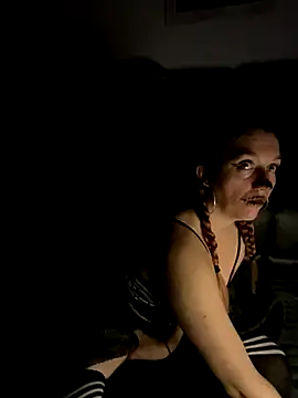 Snapshot of Stoner_BarbieXX chatting on October 2025 10:20:01 PM Stoner BarbieXX online show from October 2025 10:20:01 PM