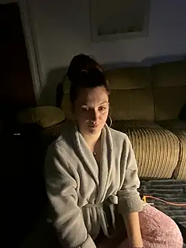 Snapshot of Stoner_BarbieXX chatting on March 2025 10:56:02 PM Stoner BarbieXX online show from March 2025 10:56:02 PM