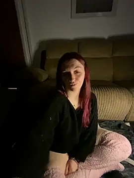 Snapshot of Stoner_BarbieXX chatting on February 2025 10:53:01 PM Stoner BarbieXX online show from February 2025 10:53:01 PM