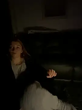 Snapshot of Stoner_BarbieXX chatting on November 2025 10:31:02 PM Stoner BarbieXX online show from November 2025 10:31:02 PM