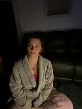 Snapshot of Stoner_BarbieXX chatting on October 2025 10:00:02 PM Stoner BarbieXX online show from October 2025 10:00:02 PM