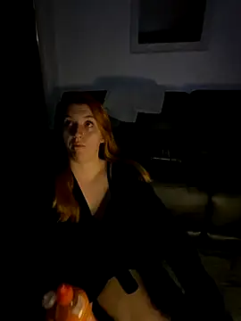 Snapshot of Stoner_BarbieXX chatting on November 2025 10:46:02 PM Stoner BarbieXX online show from November 2025 10:46:02 PM