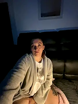 Snapshot of Stoner_BarbieXX chatting on September 2025 09:58:01 PM Stoner BarbieXX online show from September 2025 09:58:01 PM