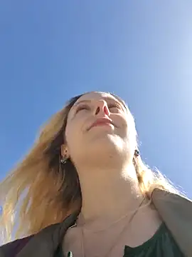 Public Katrisha online show from October 2025 01:14:02 PM