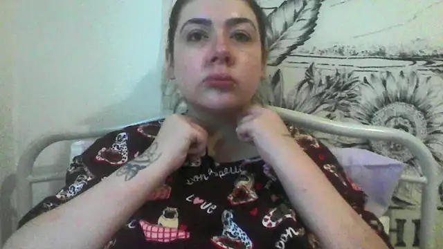 Snapshot of CamilaCherryX chatting on November 2025 02:22:01 PM CamilaCherryX online show from November 2025 02:22:01 PM