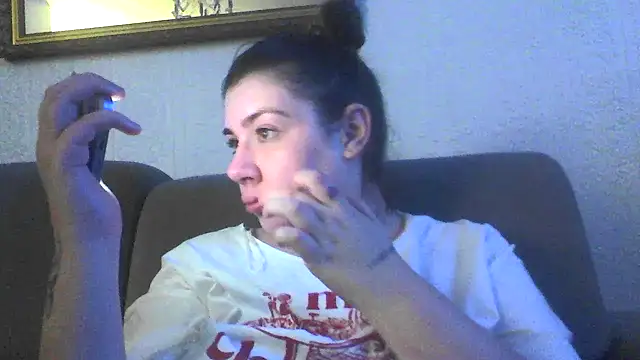 Snapshot of CamilaCherryX chatting on November 2025 06:45:02 PM CamilaCherryX online show from November 2025 06:45:02 PM