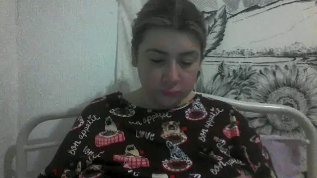 Snapshot of CamilaCherryX chatting on November 2025 09:07:01 PM CamilaCherryX online show from November 2025 09:07:01 PM