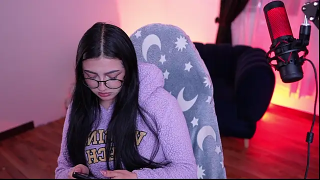 Snapshot of myeimmy_33 chatting on July 2026 01:33:01 PM myeimmy 33 online show from July 2026 01:33:01 PM