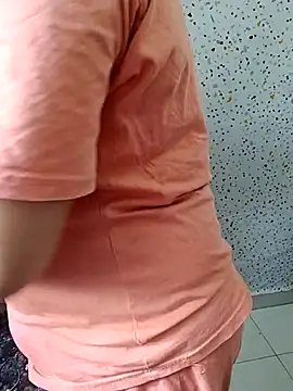 Snapshot of milf-kaira chatting on March 2025 11:33:01 AM milf-kaira online show from March 2025 11:33:01 AM