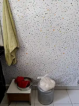 Snapshot of milf-kaira chatting on January 2025 05:02:02 AM milf-kaira online show from January 2025 05:02:02 AM