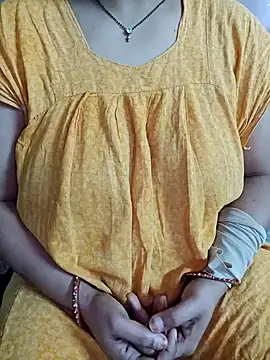 Snapshot of milf-kaira chatting on January 2025 04:58:02 AM milf-kaira online show from January 2025 04:58:02 AM