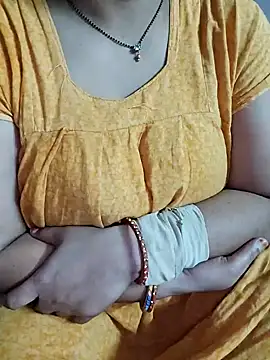 Snapshot of milf-kaira chatting on December 2024 06:00:02 PM milf-kaira online show from December 2024 06:00:02 PM