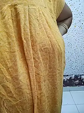 Snapshot of milf-kaira chatting on January 2025 03:07:02 AM milf-kaira online show from January 2025 03:07:02 AM