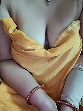 Snapshot of milf-kaira chatting on January 2025 06:00:02 AM milf-kaira online show from January 2025 06:00:02 AM