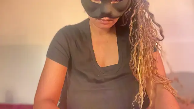 SCARLET-SANTANA online show from October 2025 03:56:01 PM