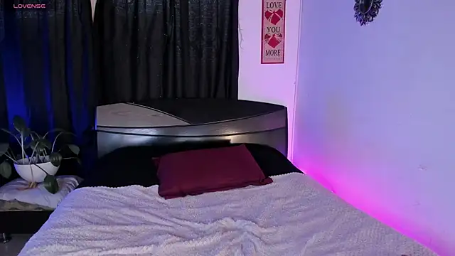anhiahoney02 online show from May 2026 10:07:02 PM