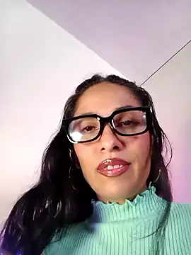 chloewildd  online show from February 2026 01:00:01 PM