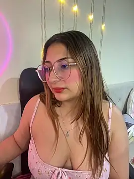 Snapshot of julieta_baron chatting on February 2025 06:37:02 PM julieta baron online show from February 2025 06:37:02 PM