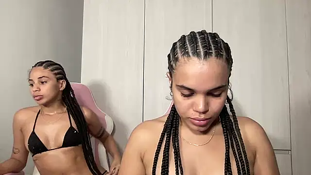 Snapshot of brithneysquirt chatting on March 2025 06:34:02 PM brithneysquirt online show from March 2025 06:34:02 PM