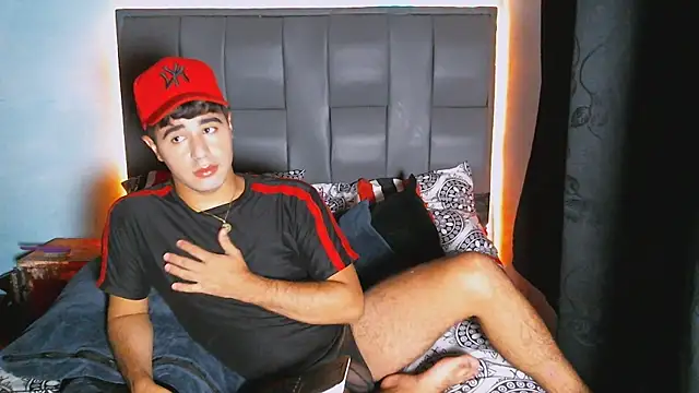 Snapshot of beautiful_james chatting on December 2024 03:14:02 AM beautiful james online show from December 2024 03:14:02 AM