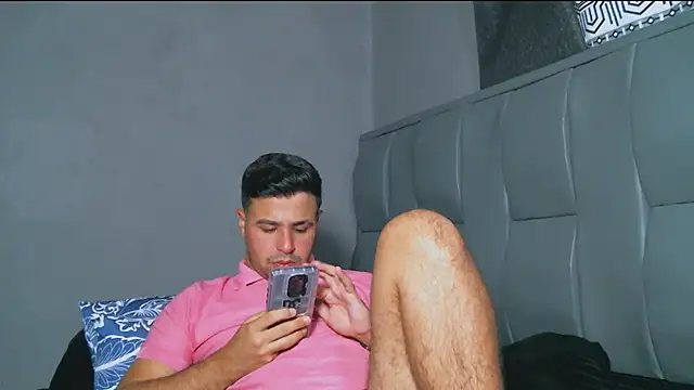 Snapshot of beautiful_james chatting on February 2025 12:59:01 AM beautiful james online show from February 2025 12:59:01 AM