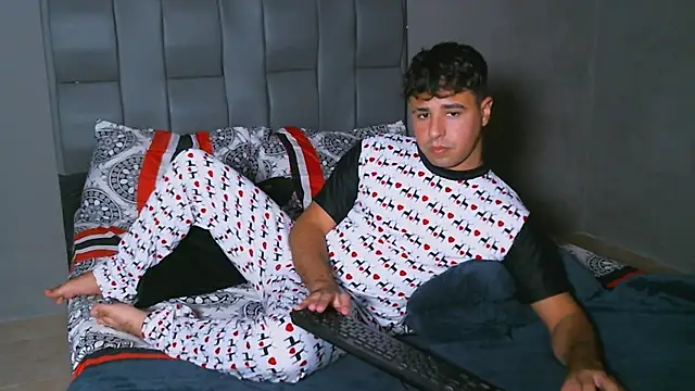 Snapshot of beautiful_james chatting on January 2025 02:37:01 AM beautiful james online show from January 2025 02:37:01 AM