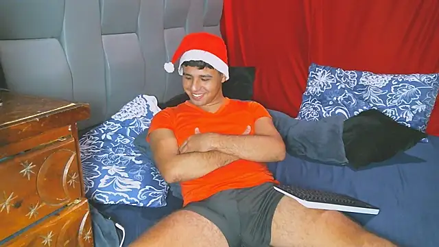 Snapshot of beautiful_james chatting on December 2024 03:31:01 AM beautiful james online show from December 2024 03:31:01 AM