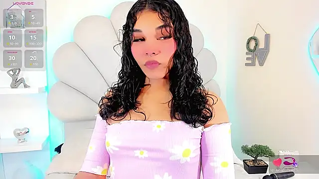 ValentinaMarinn online show from October 2025 08:50:01 PM