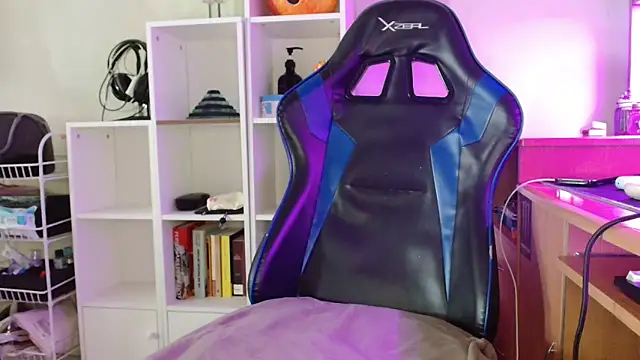 DirtyDi97 online show from October 2025 04:17:01 PM