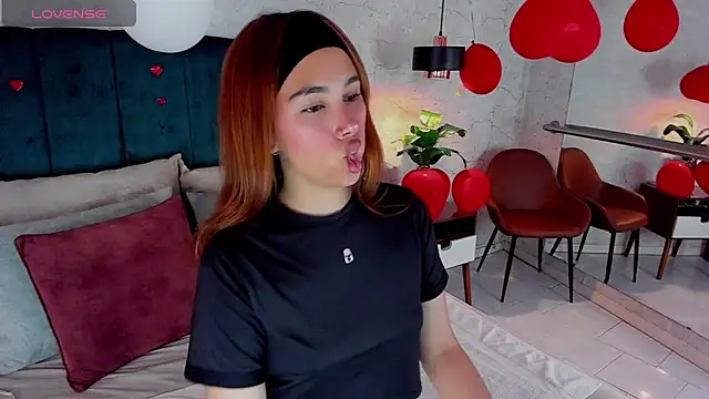 Snapshot of AdeleAndersonn chatting on February 2026 07:54:01 PM AdeleAndersonn online show from February 2026 07:54:01 PM