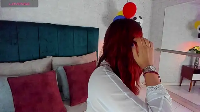 AdeleAndersonn online show from June 2026 04:57:02 PM