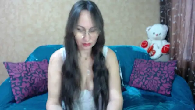 Snapshot of MilfBrunet chatting on November 2025 08:47:01 AM MilfBrunet online show from November 2025 08:47:01 AM