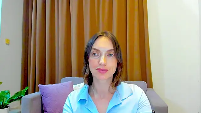 Snapshot of LovelyeeMia chatting on October 2025 11:11:01 AM LovelyeeMia online show from October 2025 11:11:01 AM