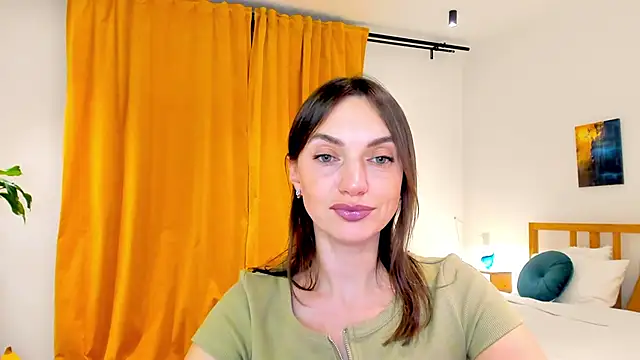 Snapshot of LovelyeeMia chatting on December 2024 01:01:02 PM LovelyeeMia online show from December 2024 01:01:02 PM