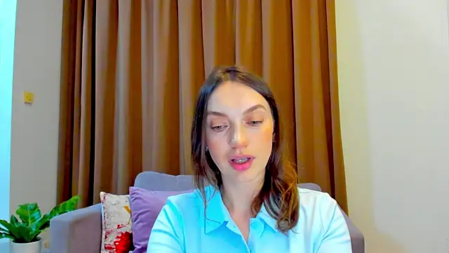 Snapshot of LovelyeeMia chatting on October 2025 12:07:02 PM LovelyeeMia online show from October 2025 12:07:02 PM