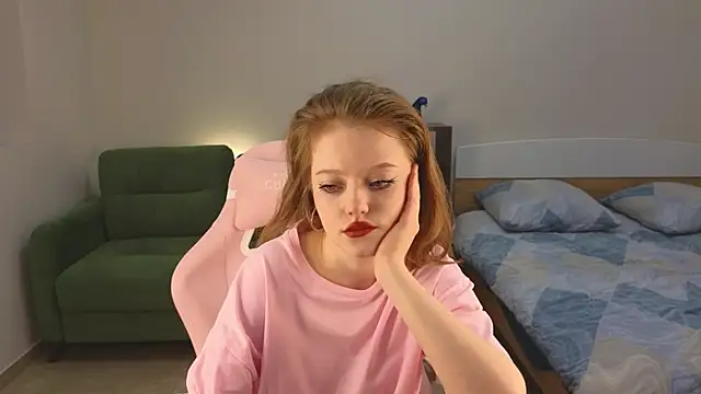 Snapshot of Eveleen_Soleen chatting on September 2025 12:34:01 PM Eveleen Soleen online show from September 2025 12:34:01 PM
