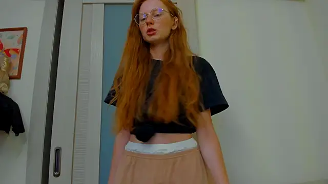 Fire Luna online show from September 2025 04:11:01 AM