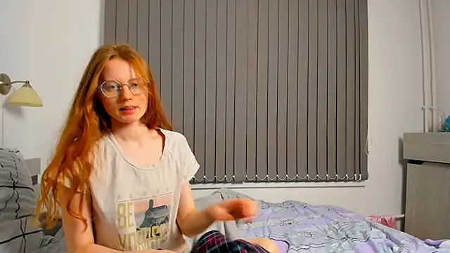 Fire Luna online show from December 2024 05:17:01 PM