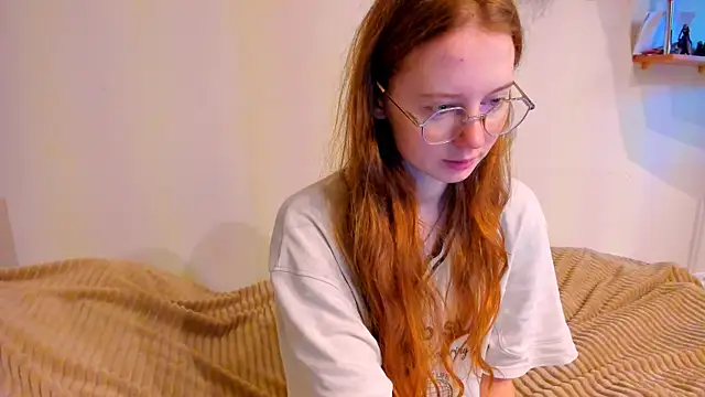 Fire Luna online show from December 2025 04:36:02 AM